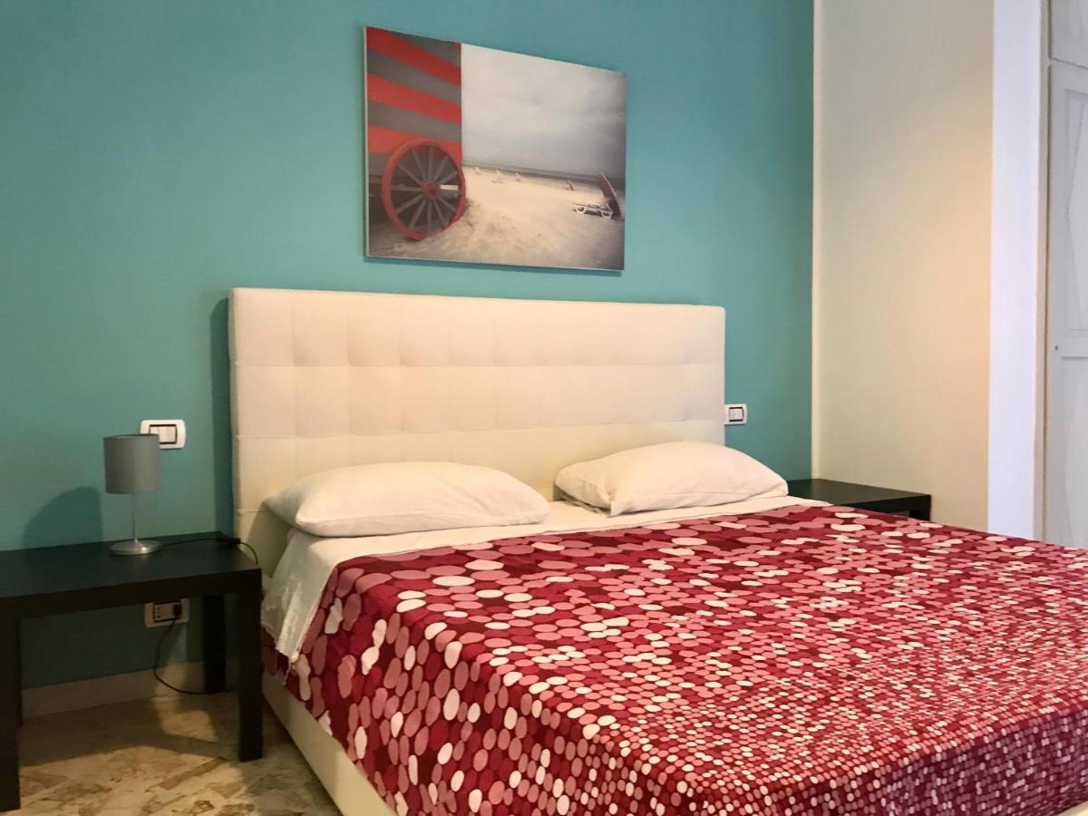 Cavour 124 -Guest-Room- Бари Экстерьер фото
