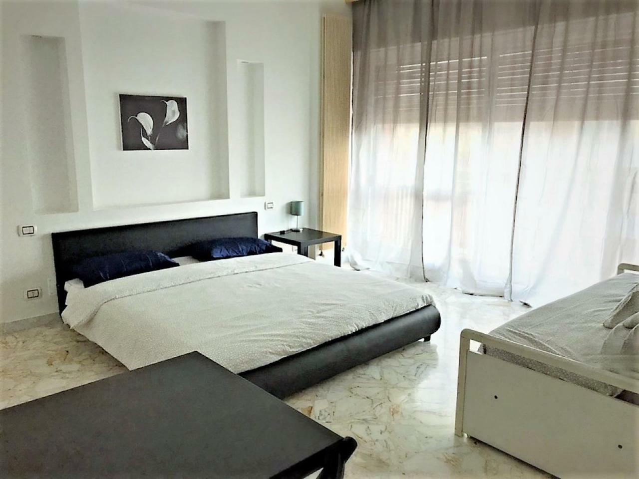Cavour 124 -Guest-Room- Бари Экстерьер фото